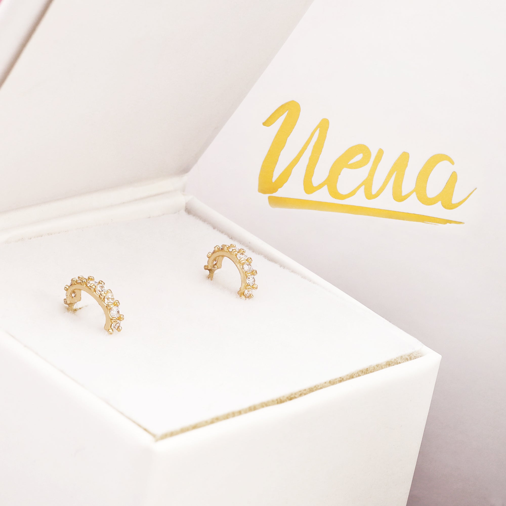 Media arracada mini blanca